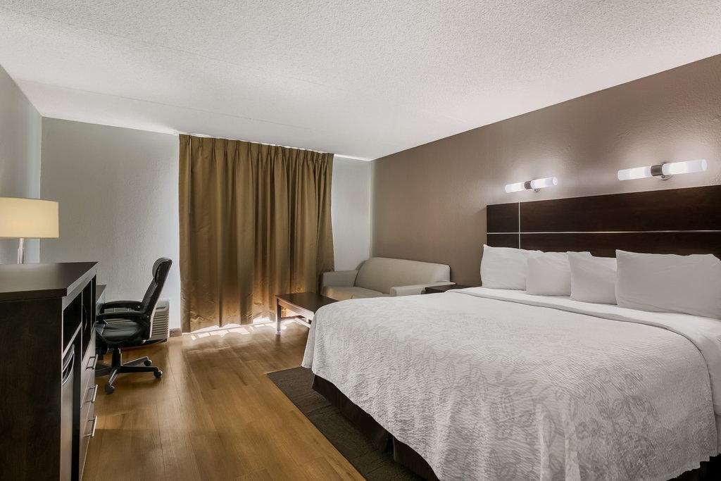 Hotel Red Roof Plus+ & West - Cedar Bluff Knoxville